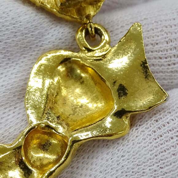 CHANEL Authentic Vintage Gold Earrings - Picture 8 of 10